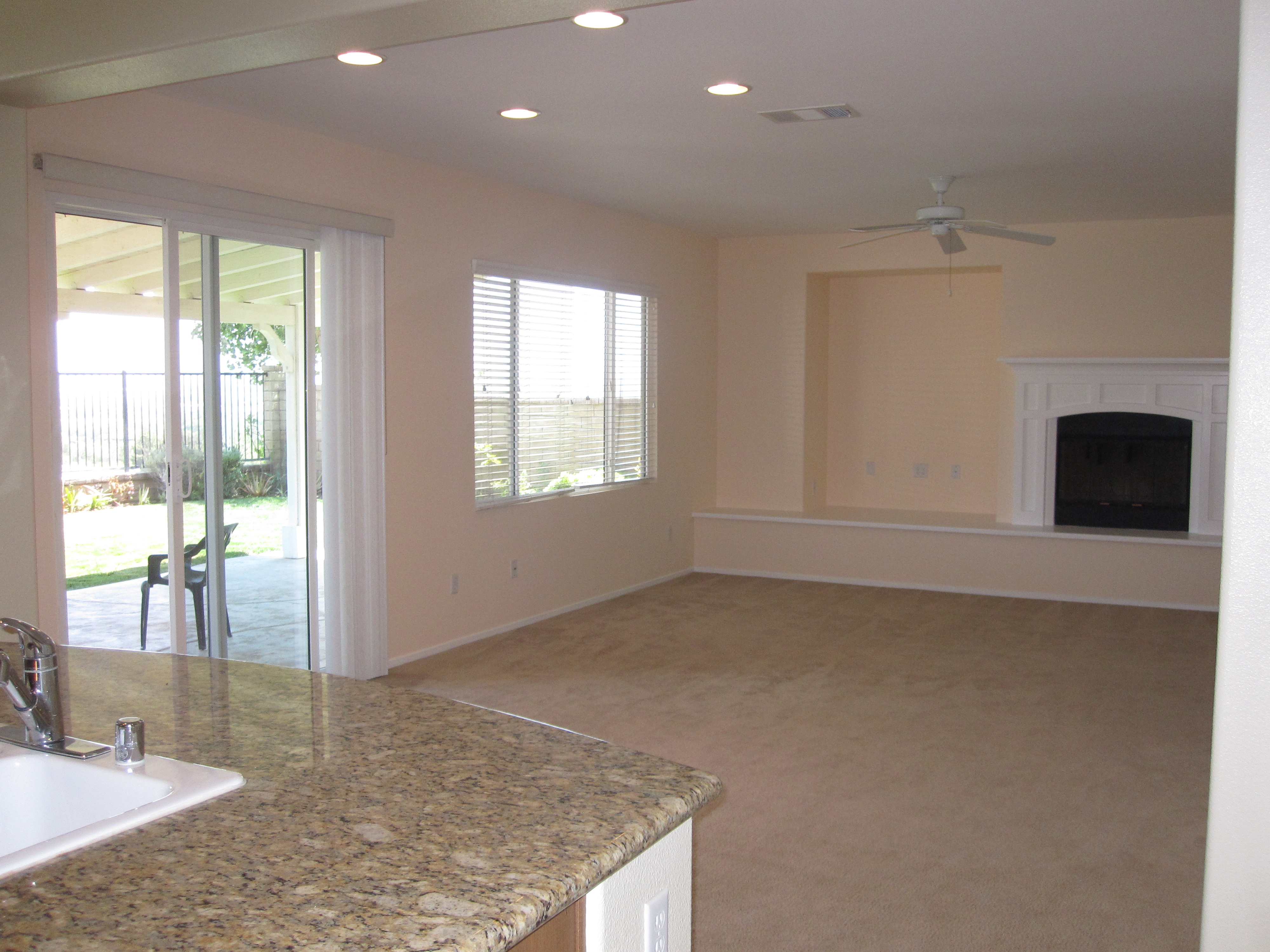 Stunning 3 Bedroom Home For Sale in Valencia! (Mariposa) Team House