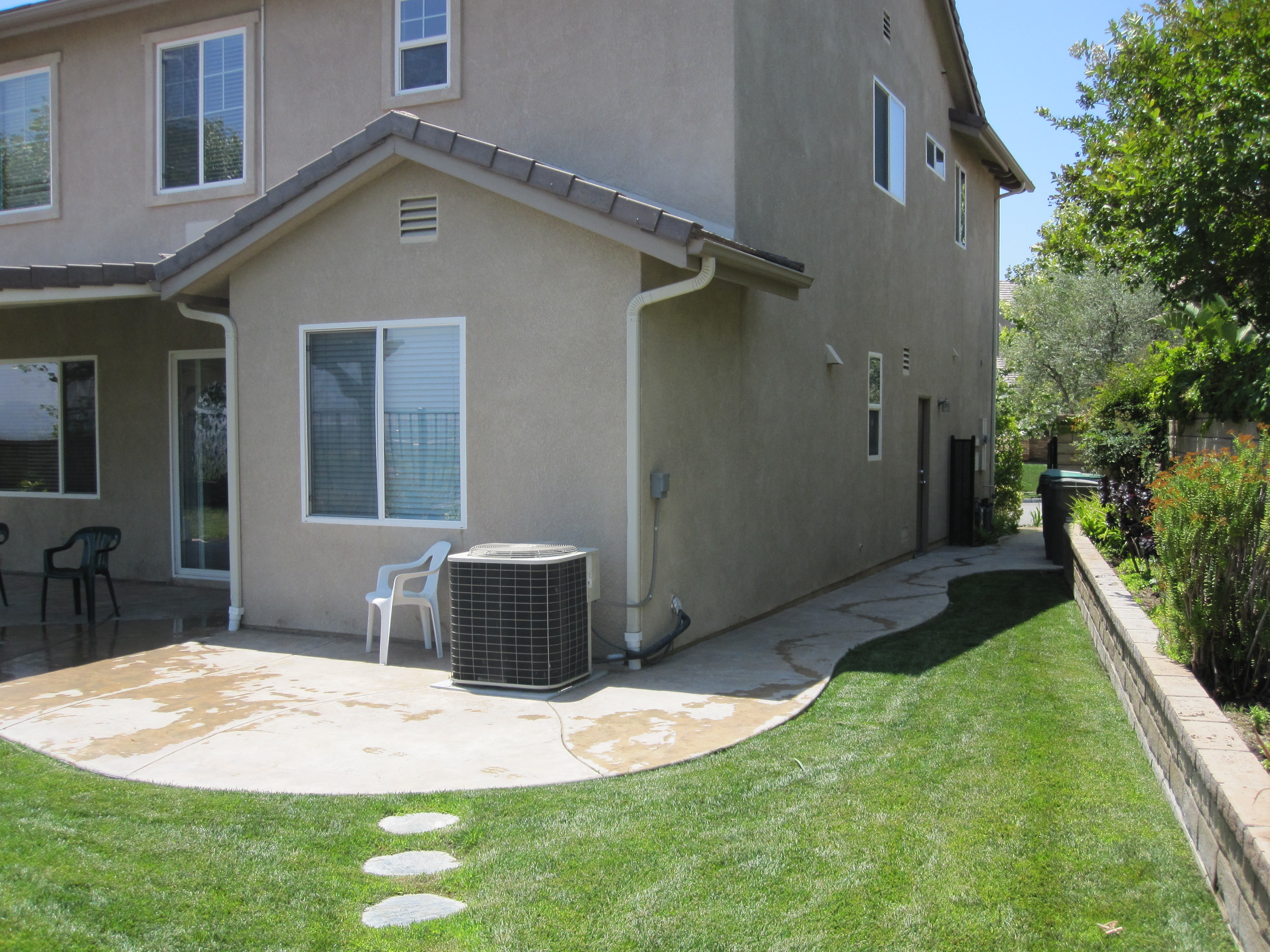 Stunning 3 Bedroom Home For Sale in Valencia! (Mariposa) Team House